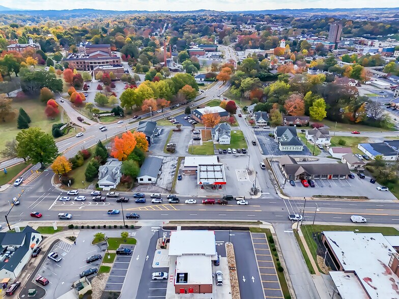 More Photos Of 605 S Washington St, Maryville Convenience Store For Sale