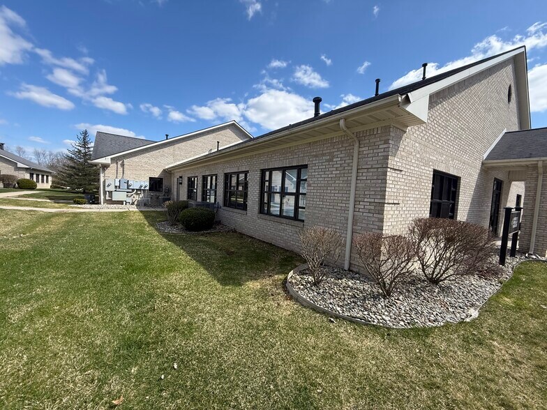 More Photos Of 9460 S Saginaw Rd, Grand Blanc Medical For Sale