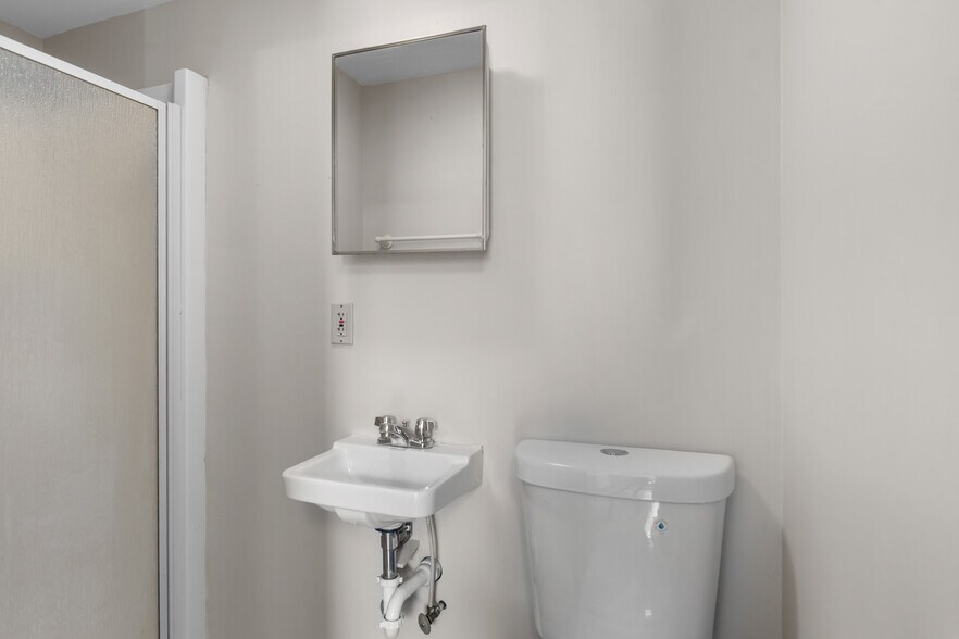 More Photos Of 4 Elm St, Lancaster Apartments For Sale