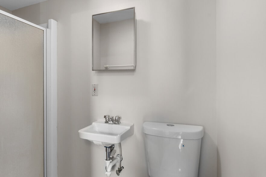 More Photos Of 4 Elm St, Lancaster Apartments For Sale