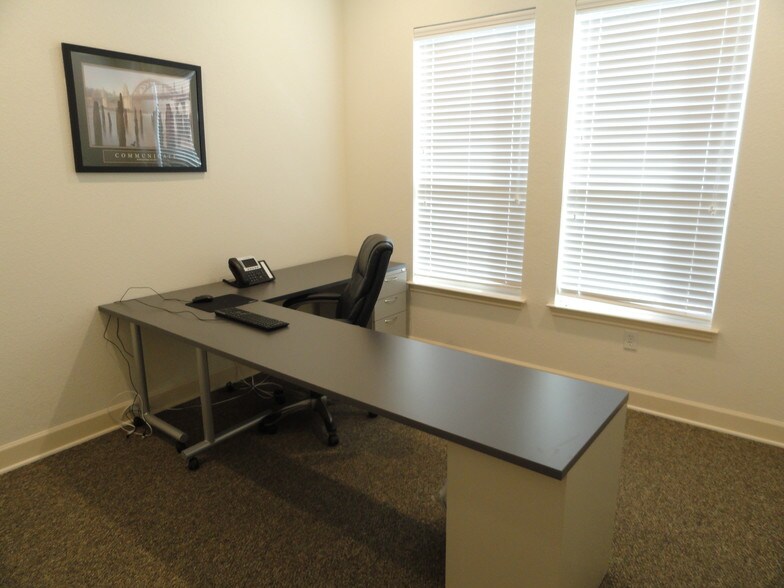 More Photos Of 1101 Satellite Vw, Round Rock Medical For Lease