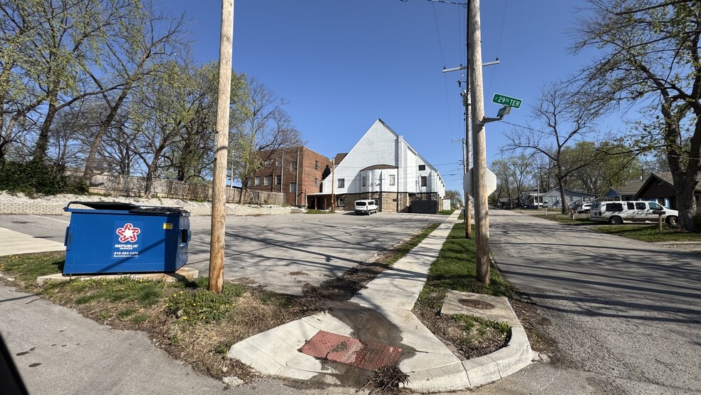 More Photos Of 5445 E 29th St, Kansas City Religious Facility For Sale