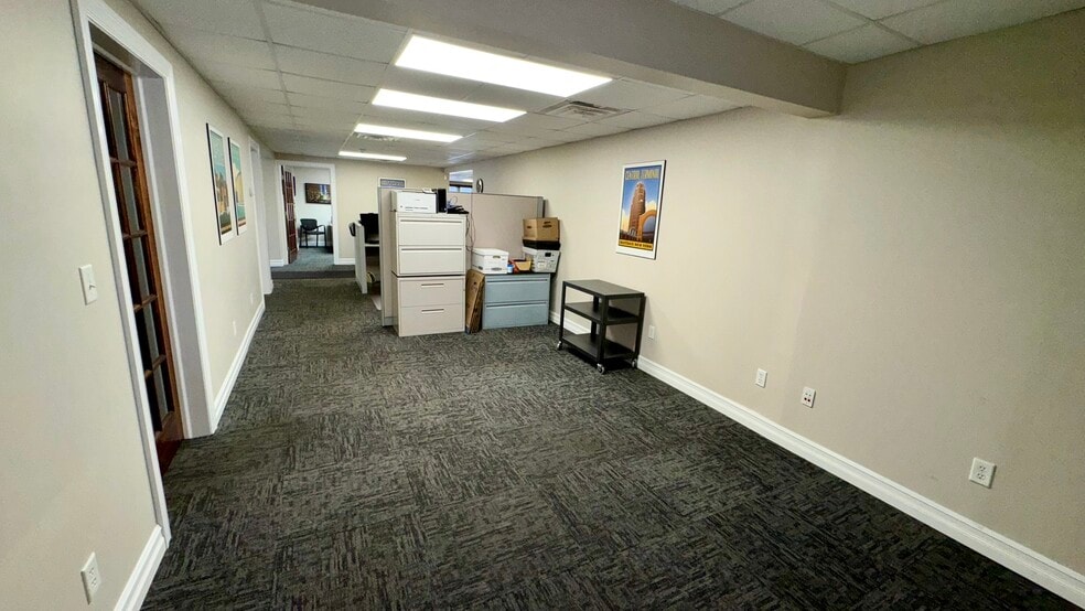 More Photos Of 8828 Main St, Buffalo Freestanding For Lease