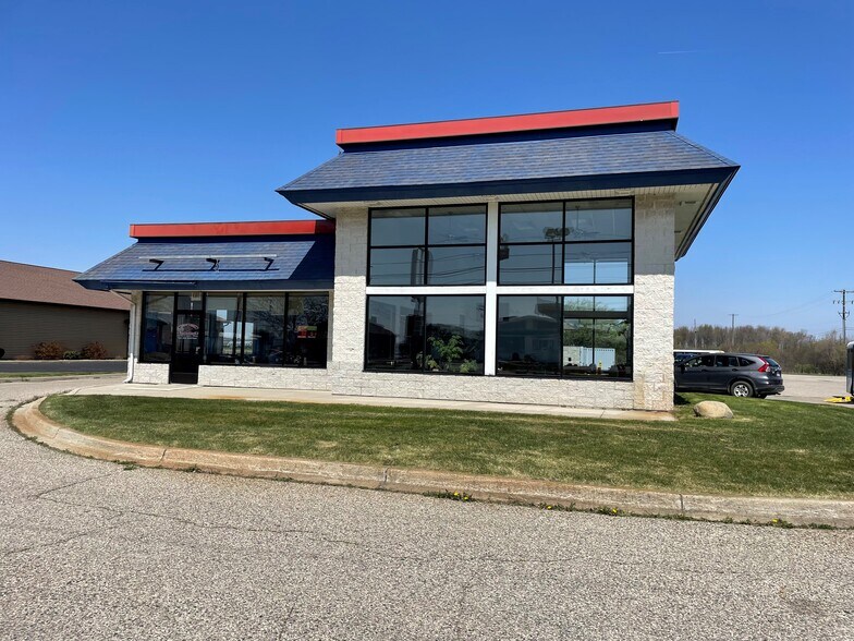 Primary Photo Of 1335 E Center St, Ithaca Fast Food For Sale