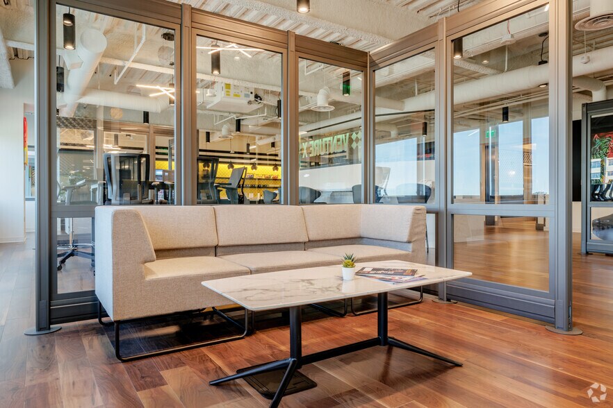 More Photos Of 6400 S Fiddlers Green Cir, Greenwood Village Coworking Space