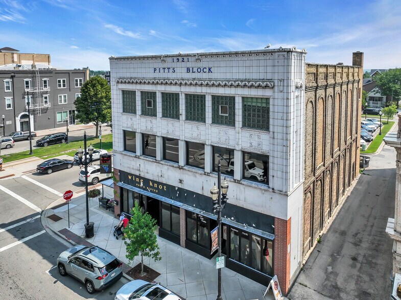 More Photos Of 5611 6th Ave, Kenosha Restaurant For Sale