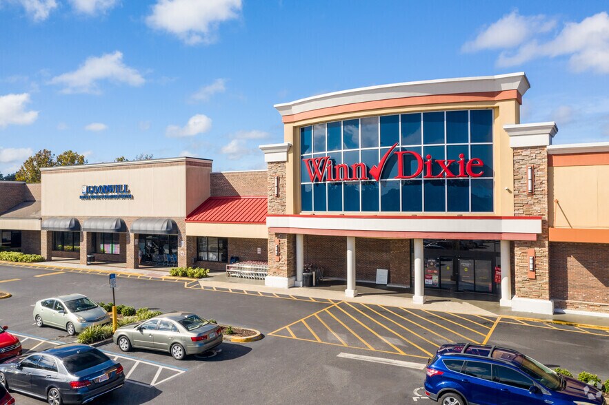 More Photos Of 7800 S US Highway 17, Fern Park Unknown For Lease