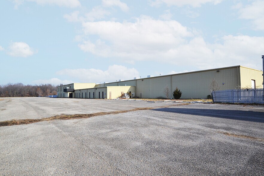 More Photos Of 10231 Sugar Creek Rd, Benton Manufacturing For Sale