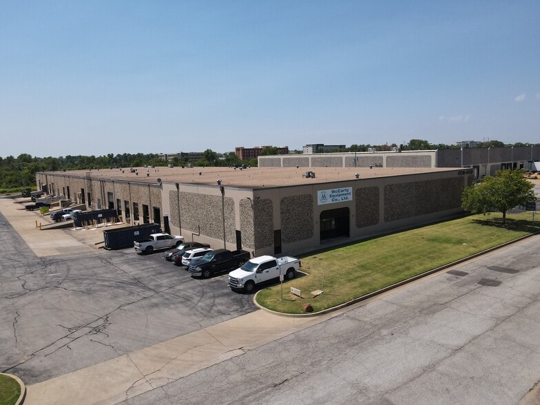 More Photos Of 4130-4150 Will Rogers Pky, Oklahoma City Warehouse For Lease