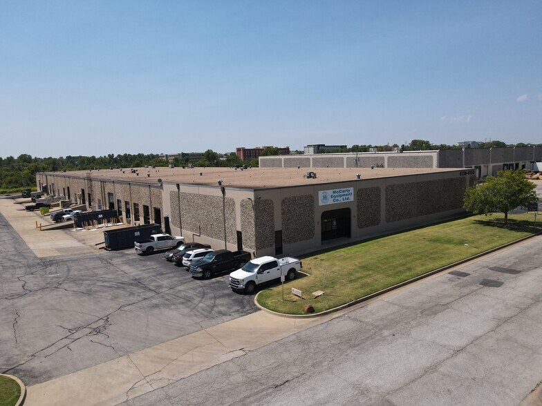 More Photos Of 4130-4150 Will Rogers Pky, Oklahoma City Warehouse For Lease