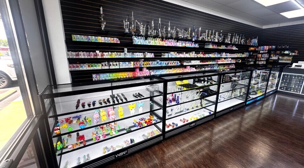 More Photos Of 910 Huntsville Hwy, Fayetteville Storefront For Lease