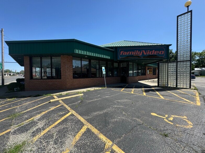 Primary Photo Of 429 Keokuk St, Lincoln General Retail For Lease