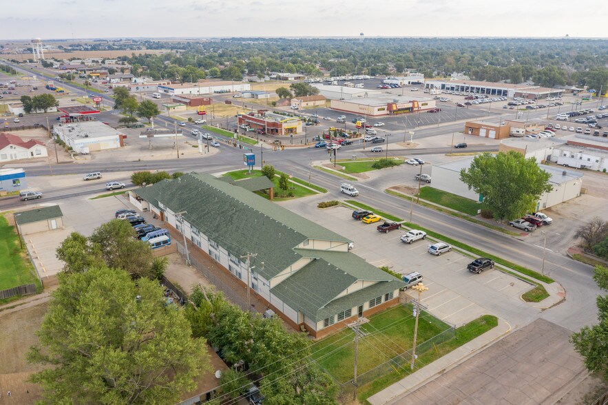 More Photos Of 1202 W Kansas Ave, Garden City Hotel For Sale