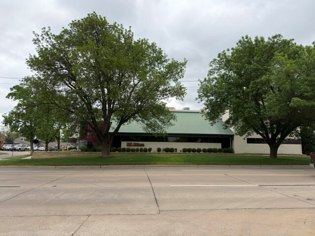 More Photos Of 707 24th Ave SW, Norman Medical For Lease