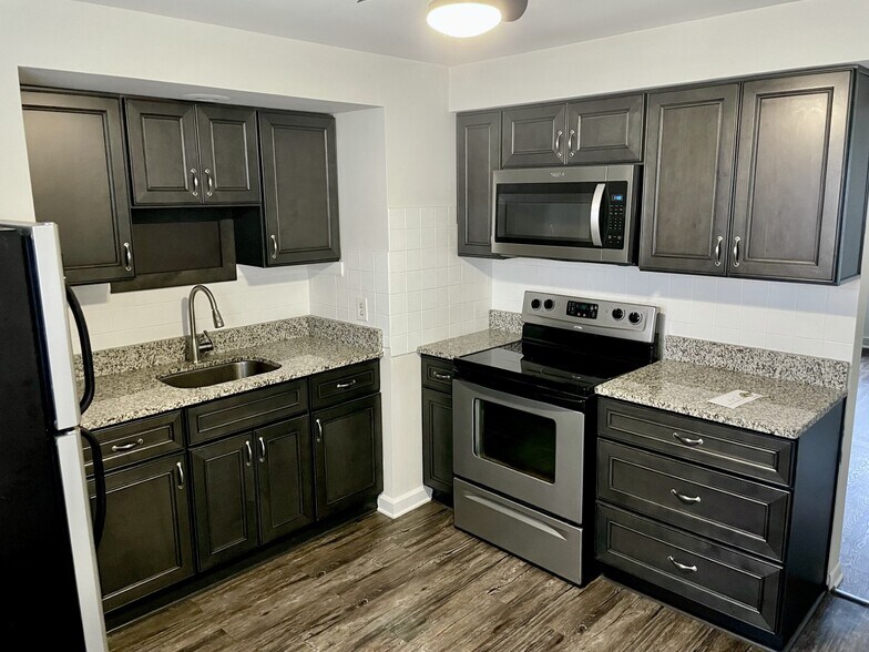 More Photos Of 17105 Madison Ave, Lakewood Apartments For Sale