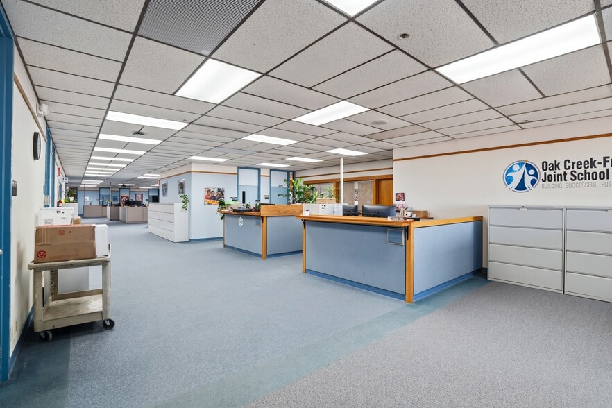 More Photos Of 7630 S 10th St, Oak Creek Office For Sale