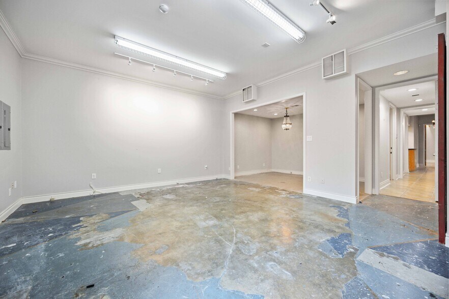 More Photos Of 10 Alabama Ct, Houston Office Residential For Sale