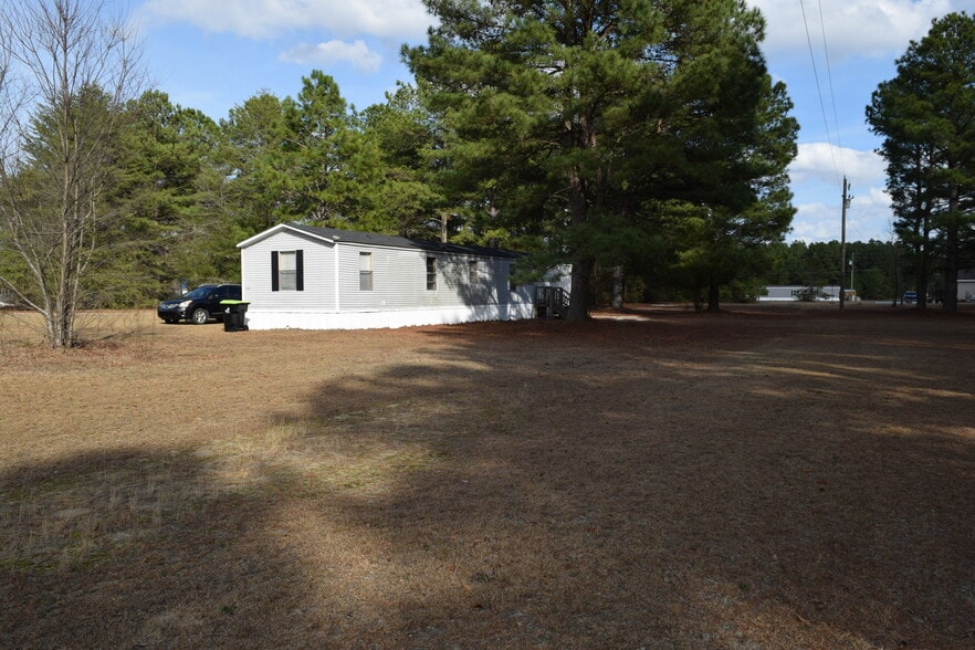 More Photos Of 1524 Seabrook School Rd, Fayetteville Multifamily For Sale