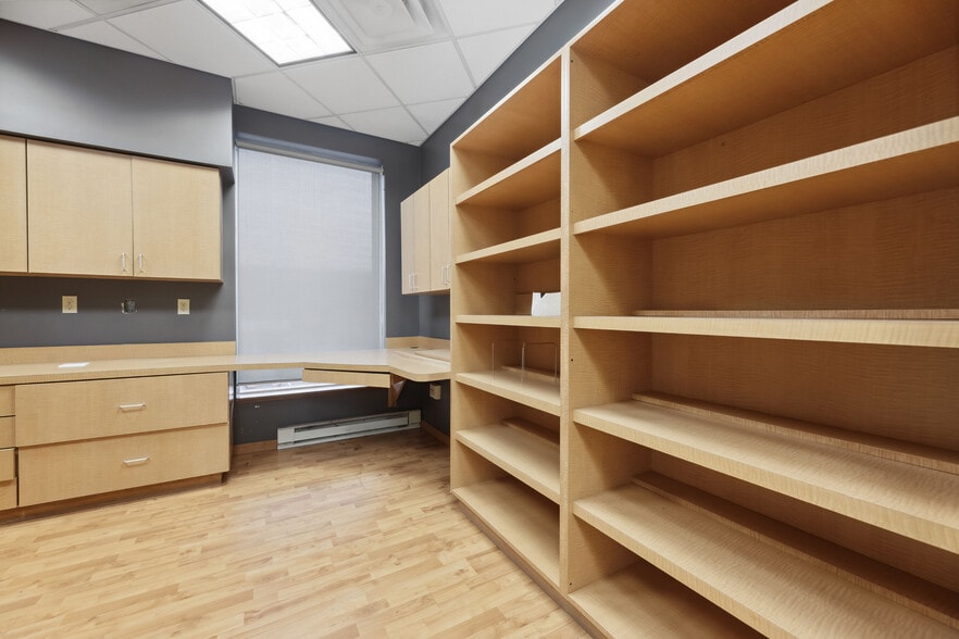 More Photos Of 9403 Kenwood Rd, Blue Ash Medical For Lease