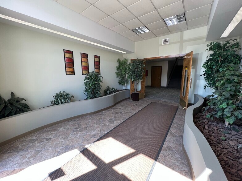 More Photos Of 1100 Washington Ave, Carnegie Office For Lease