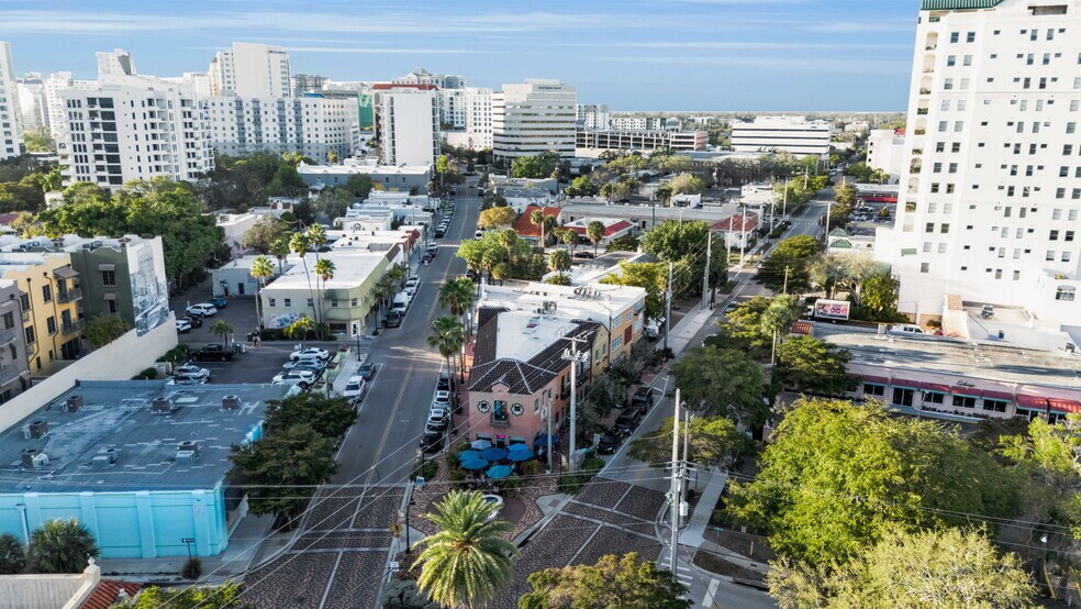 More Photos Of 530-536 S Pineapple Ave, Sarasota Storefront Retail Residential For Sale