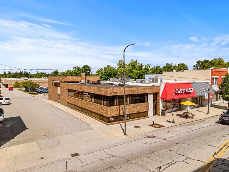 More Photos Of 211 Maple St, Big Rapids Office Residential For Lease