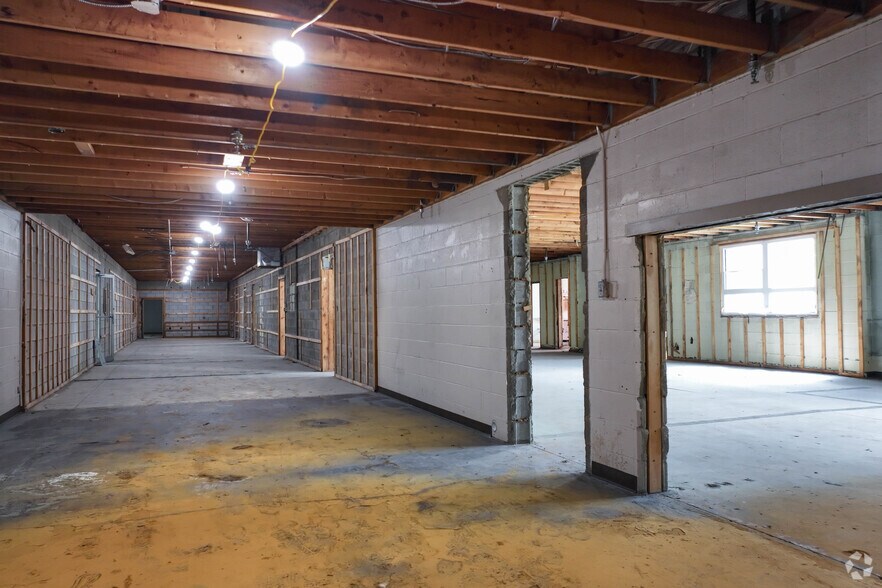 More Photos Of 1729 Pennsylvania Ave, Monaca Manufacturing For Lease