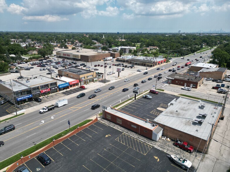 More Photos Of 10439 W Cermak Rd, Westchester Office For Sale