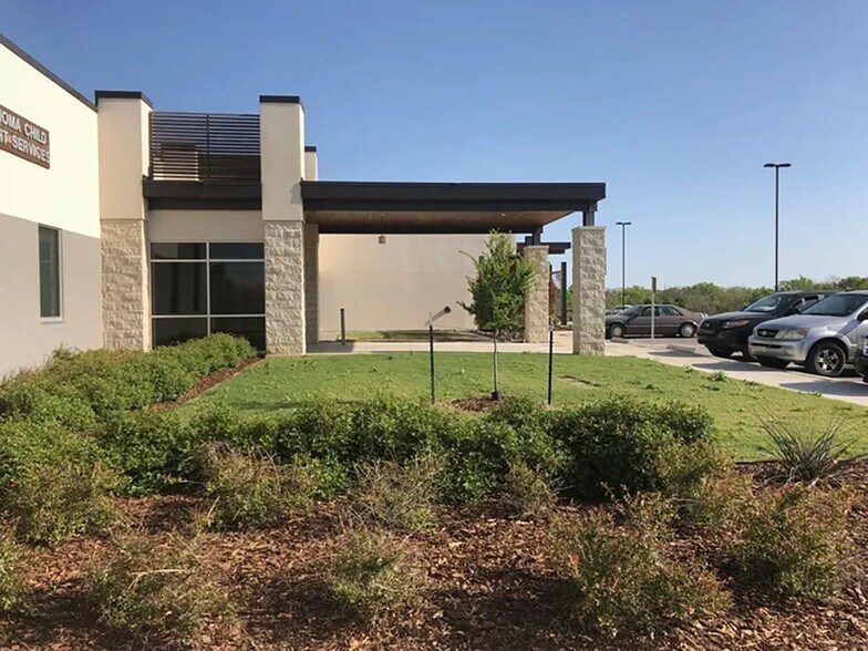 More Photos Of 410 Travertine, Ardmore Office For Sale