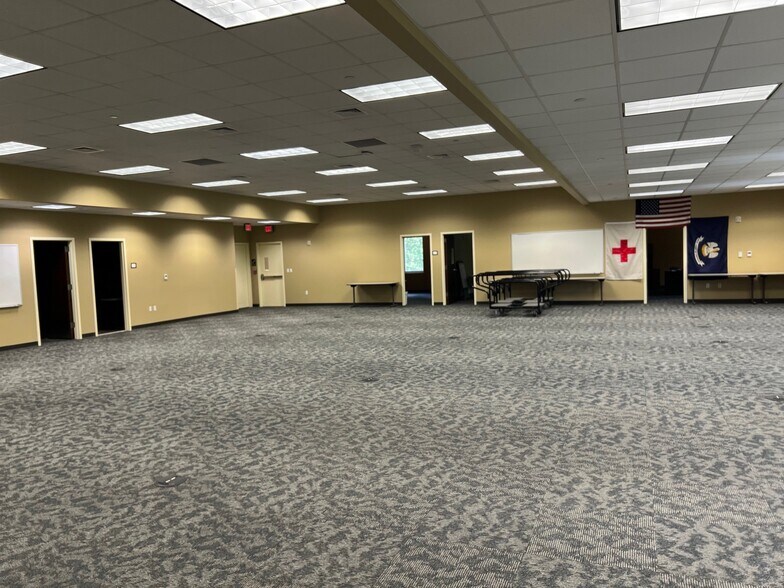 More Photos Of 300 Ashland Way, Madisonville Office For Sale