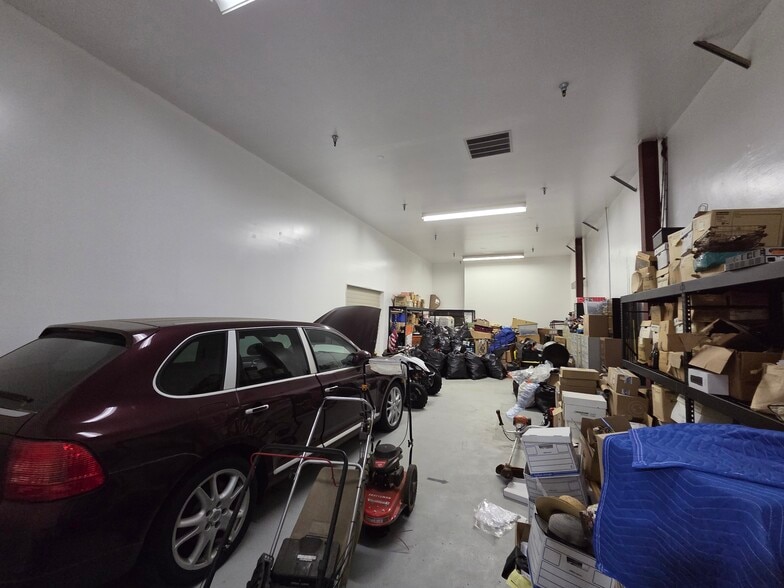 More Photos Of 4925 Indian School Rd NE, Salem Warehouse For Lease