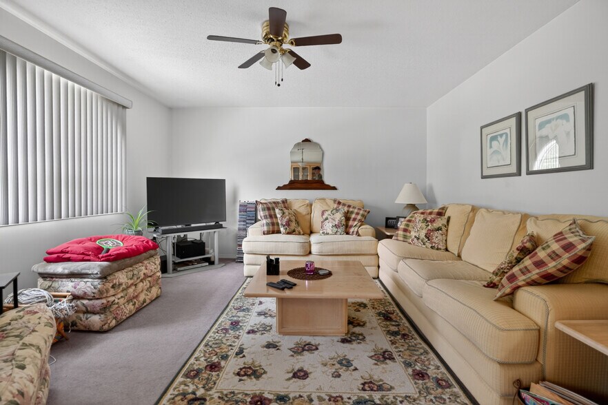 More Photos Of 2241 Columbia Av, Castlegar Apartments For Sale