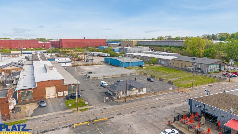 More Photos Of 3700 Oakwood Ave, Youngstown Manufacturing For Lease