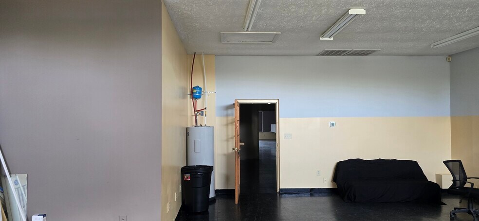 More Photos Of 6441-6451 Yadkin Rd, Fayetteville Unknown For Lease