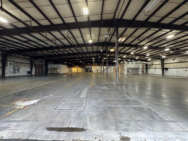 More Photos Of 596 Hoffman Rd, Independence Manufacturing For Sale