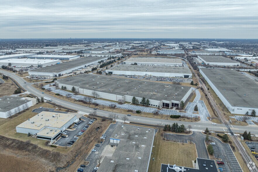 More Photos Of 284-314 E Lies Rd, Carol Stream Distribution For Lease