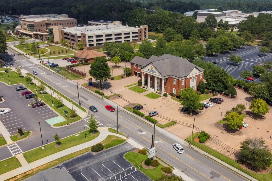 More Photos Of 820 Dixie St, Carrollton Bank For Lease