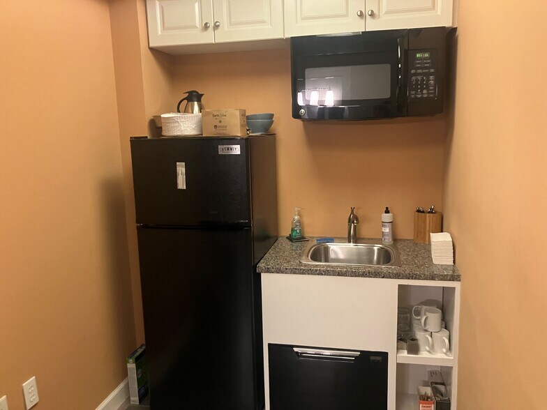 More Photos Of 35 W Broad St, Stamford Apartments For Sale