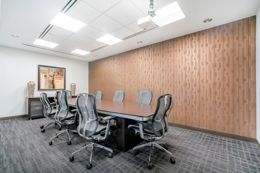 More Photos Of 7272 E Indian School Rd, Scottsdale Coworking Space