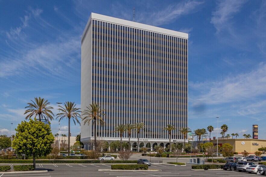 More Photos Of 1 City Blvd W, Orange Office For Lease
