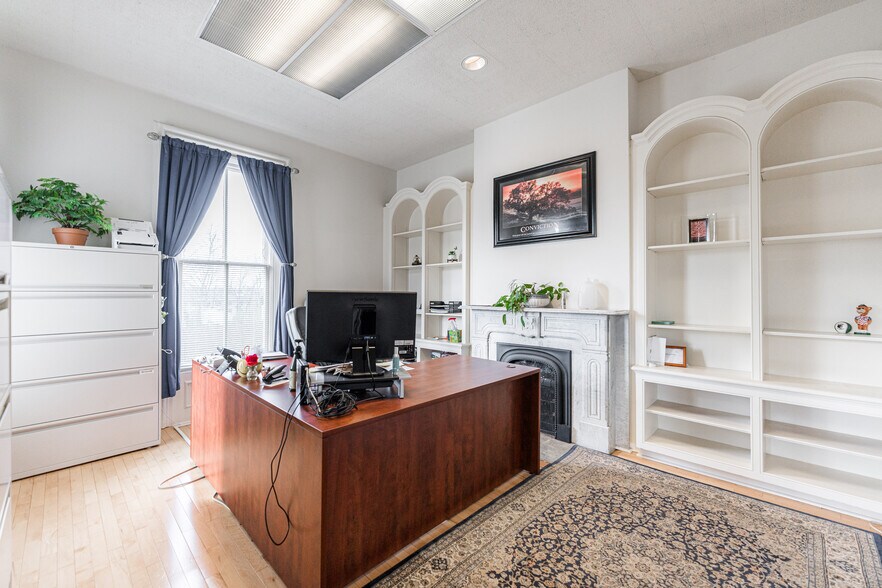 More Photos Of 223 E State St, Geneva Office For Sale