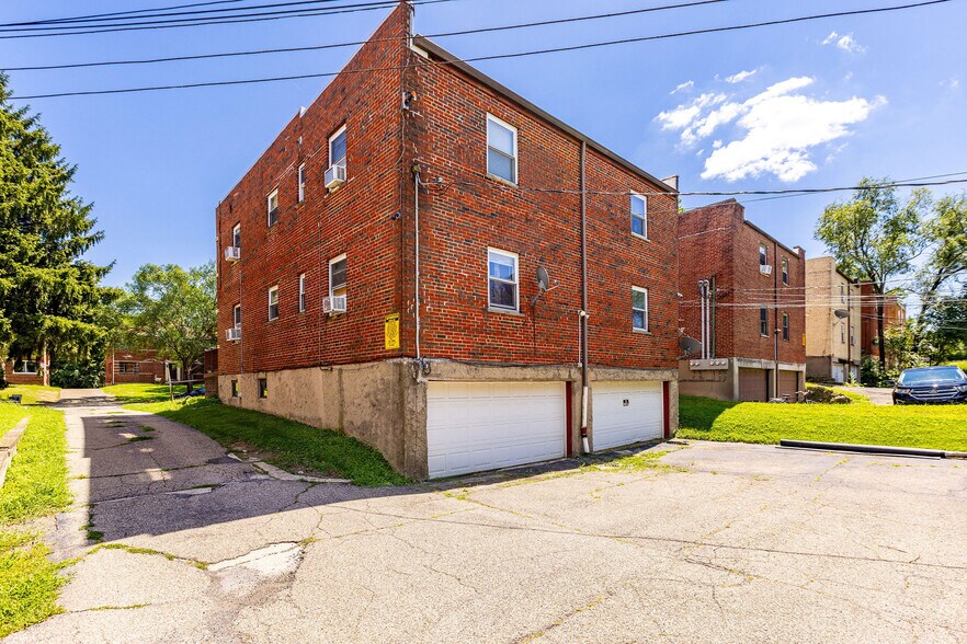 More Photos Of 7119 Eastlawn Dr, Cincinnati Apartments For Sale