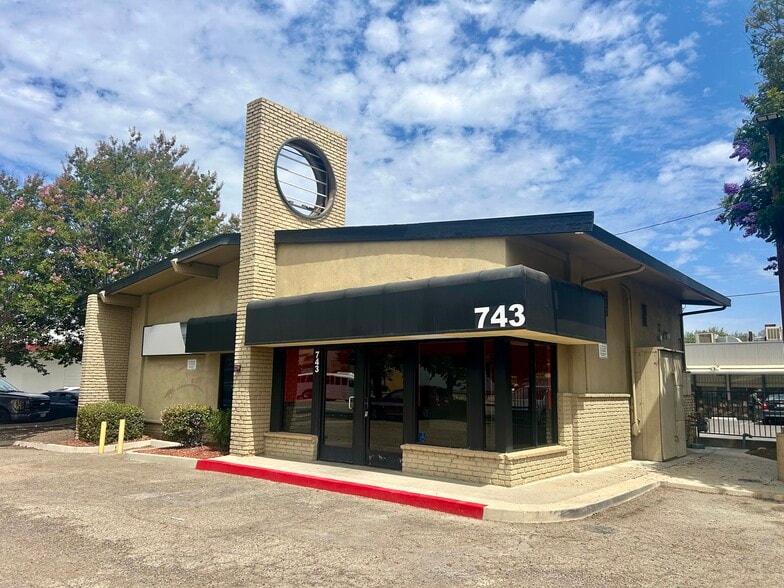 Primary Photo Of 743 E Main St, Santa Maria Restaurant For Sale