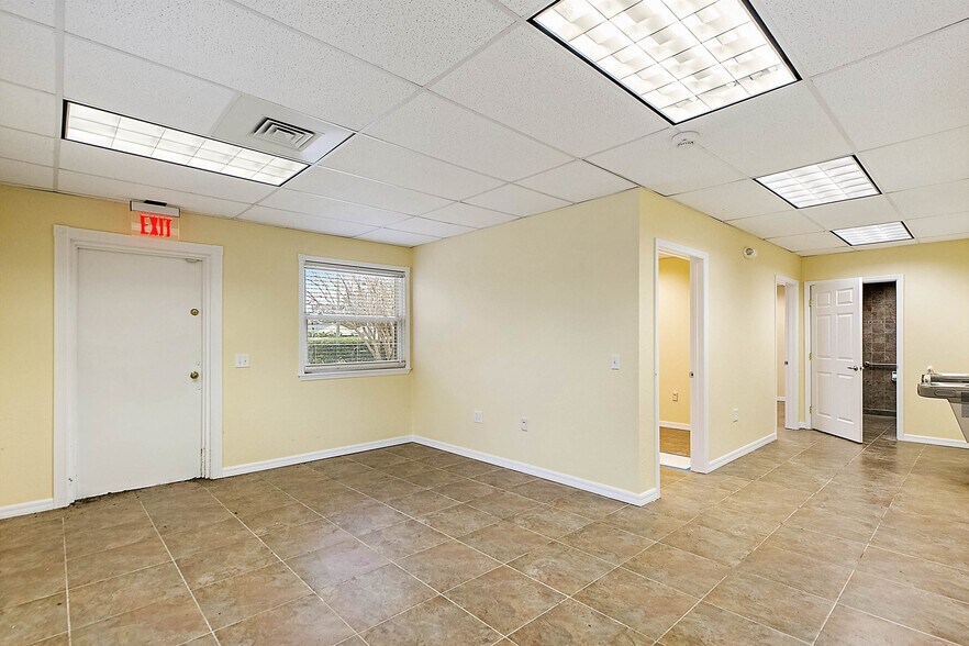 More Photos Of 6790 65th Way N, Pinellas Park Freestanding For Lease