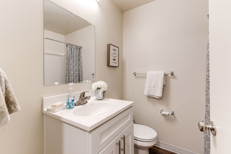 More Photos Of 1121 Stainback St, Petersburg Apartments For Sale