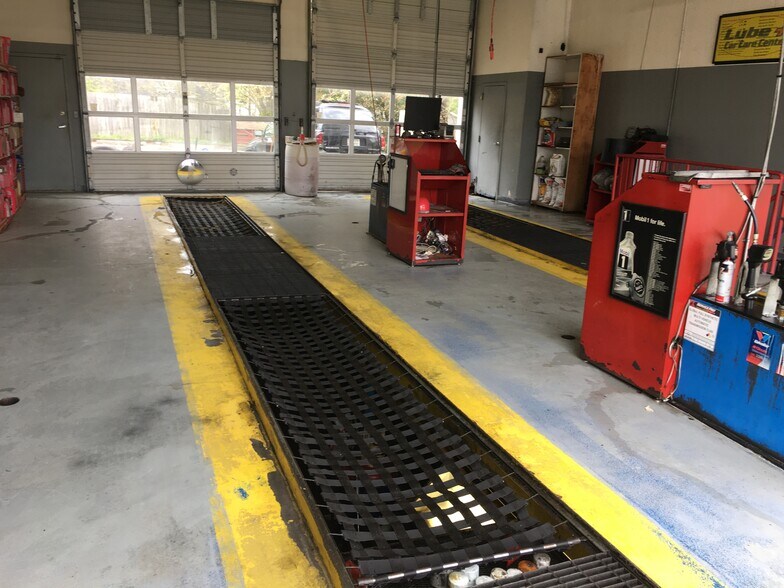 More Photos Of 2117 Shorter Ave SW, Rome Auto Repair For Sale