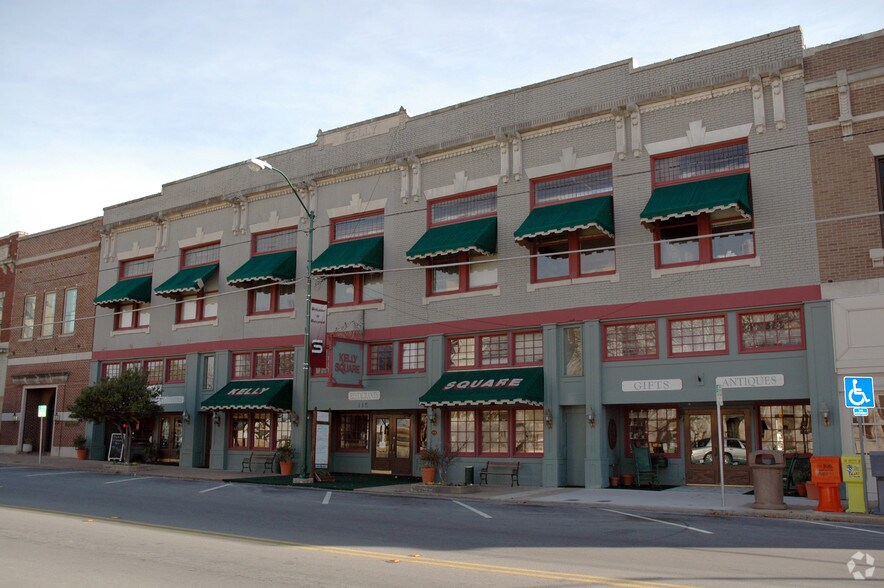 More Photos Of 115 S Travis St, Sherman General Retail For Sale