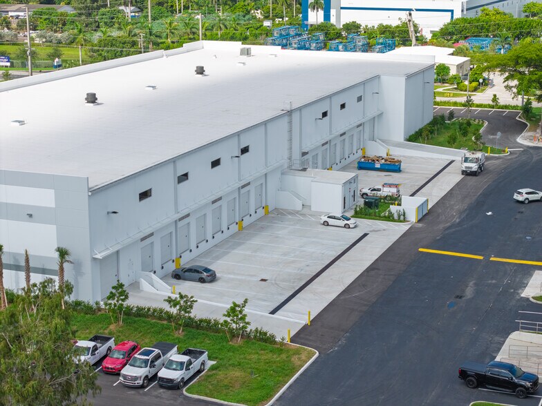 More Photos Of 3410 SW 26th Ter, Fort Lauderdale Warehouse For Lease