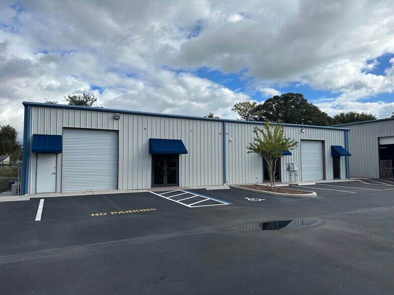 Primary Photo Of 6679 Treeland Ave, Largo Warehouse For Lease