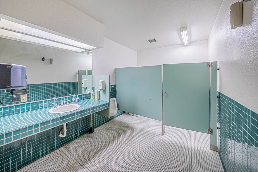 More Photos Of 980 Atlantic Ave, Long Beach Medical For Lease